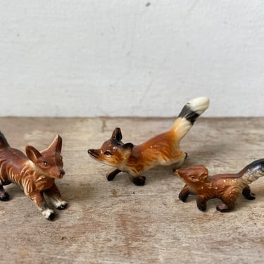 Vintage Mini Fox Figurines, Mismatched Miniature Foxes, Large Porcelain Fox, 2 Plastic Hong Kong Foxes, Fox Family, Dollhouse 