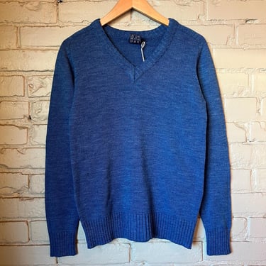 Sm Med, Vintage 1970s Blue V-Neck Acrylic Sweater, Pullover 