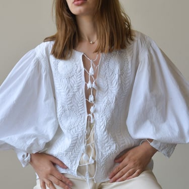 6932t / floral embroidered balloon sleeve blouse 