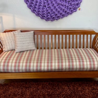 Fabric Sofa with Cherry Wood Frame<br />Loose cushions (3 cushions for the back included)<br />Pink and Taupe Plaid Fabric<br />L 82 x D 32