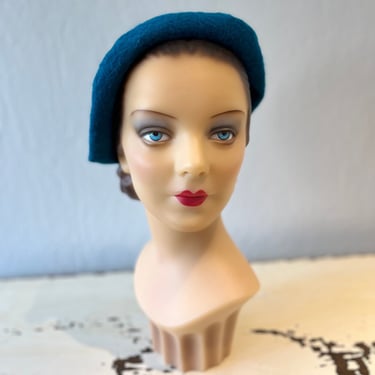 Berlins High Fashion - Vintage 1940s 1950s Cyan Teal Turquoise Brushed Fur Felt Caplet Hat w/Beaded Detail 