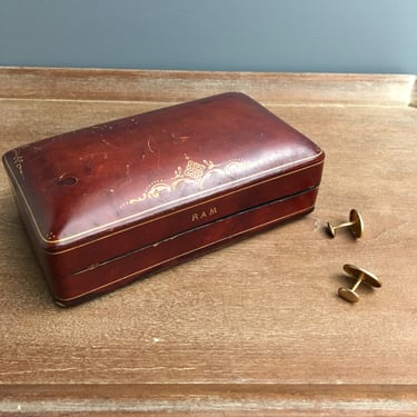 Domed burgundy leather presentation box - early 20th century 