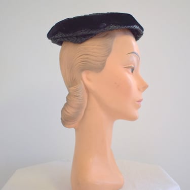 1950s Flat Black Straw Hat with Velvet Band 