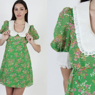 Kelly Green Calico Floral Mini Dress / Vintage 70s Lace Scallop Collar / 1970s Rustic Western Style Short Dress 