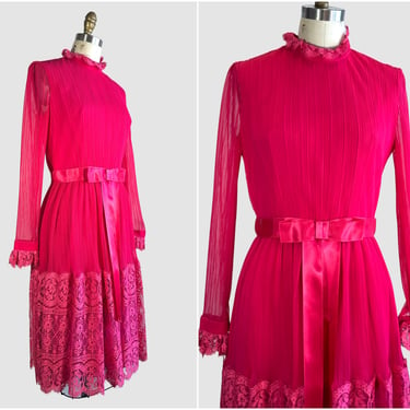 MISS ELLIETTE California, Vintage 60s Hot Pink Dress w/ Chantilly Lace & Bows, Dead Stock w/ Tags | Mod 70s 1970s Barbie Pink | Small Medium 