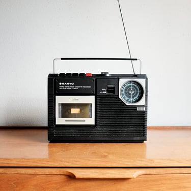 Vintage 1970s Sanyo Cassette Player / Radio 