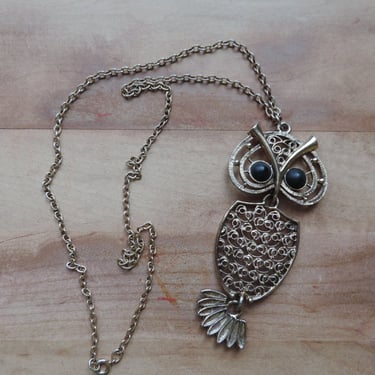 sarah coventry owl necklace 1970s lacy segmented big eye bird pendant. 