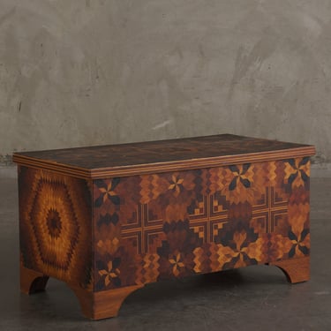 ANTIQUE EARLY AMERICAN FOLK ART PARQUETRY DOWRY/BLANKET CHEST