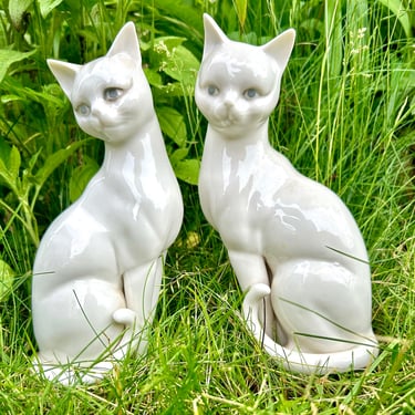 Vintage Pair Of Porcelain Cats Statue Figure Kitty Retro Home Decor 