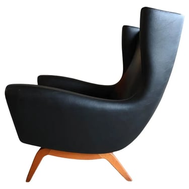 Illum Wikkelso for Soren Willadsen Moden 110 Wingback Lounge Chair, ca. 1955