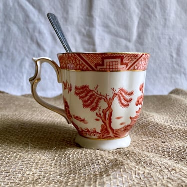 Vintage Royal Doulton, Booth's Real Old Willow Red Rust Mug with Gold Trim - 1981, Discontinued Classic, Willow Sparrow Scenes, Chinoiserie 