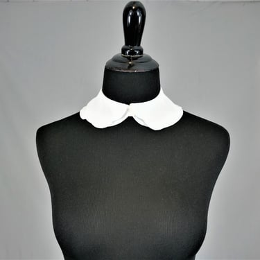 Vintage White Collar - Scalloped Edge - Tucker by Fran & Lou - Possibly Reversible 