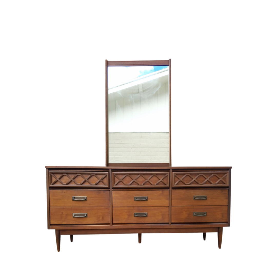 1960s MidCentury Modern Bassett 9 Drawer Dresser (Mirror Sold