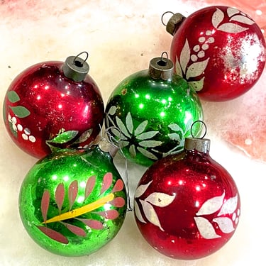 VINTAGE: 5pcs - Old Glass Ornaments - Holiday Ornaments - Red and Gold Christmas - SKU 00035000 