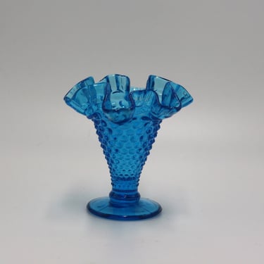 vintage fenton blue hobnail vase with ruffled edge 