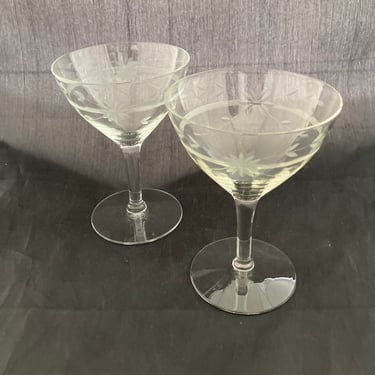 Set of 2 Art Deco Floral Etched 4 OZ Cocktail Coupe Glasses, Flowers Vines, Mid Century Modern Champagne Saucers, Antique Barware Martini 