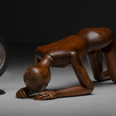 Bull's Eye Mirror / Life-Size Artist Model