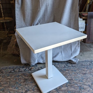 Metal Emu Table 23.5 x 23.5 x 29.5