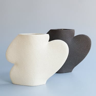 INI CERAMIQUE: Ceramic Vase 'Ellipse N°2