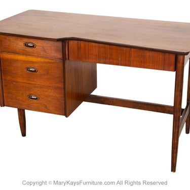 Mid-Century Mainline Hooker Walnut Desk 