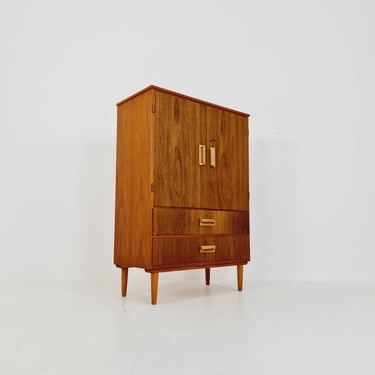 Midcentury Danish teak chest of drawers / drawer dresser / cabinet, 1960s 