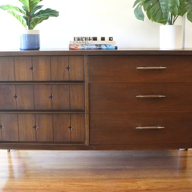 Mid Century Modern Broyhill Saga Low Dresser Credenza