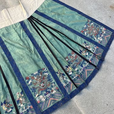 Antique Chinese Qing Dynasty Gold Dragon Skirt Embroidery Kesi Kosu Robe Textile