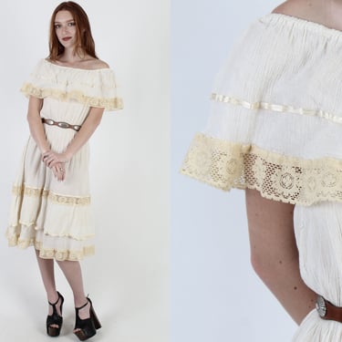 Off The Shoulder Ivory Mexican Dress / Crinkle Cotton Crochet Dress / Vintage Ethnic Wedding Mexico Gauze Party Midi Dress 