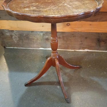 Round Vintage Mahogany Table 22 X 26.5