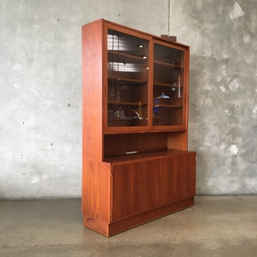 Poul Hundevad Scandinavian Modern Teak Two Piece China Hutch Cabinet Bookcase