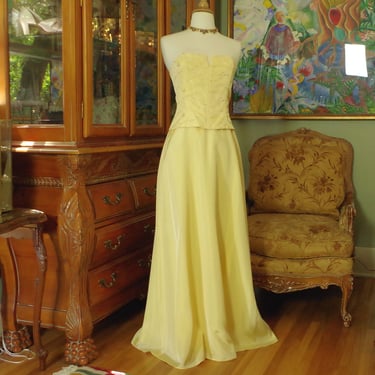 ON SALE Vintage Jessica McClintocK Bustier Gown. Pale Poppy Yellow Taffeta. Subtle Embroidery & Sequin Bodice. Elegant Minimalist Formal. 