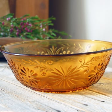 Vintage amber glass bowl / Indiana Glass daisy pattern #920 / floral pressed glass bowl / vintage amber glass serving bowl 