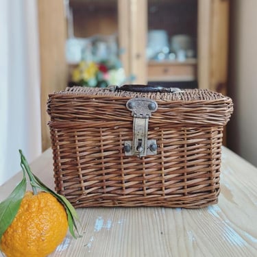 Beautiful vintage French rattan basket with metal mechanism closer 