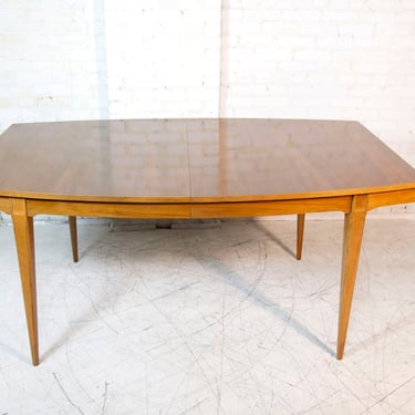 Vintage mcm surfboard shape dining table with 2 extension leafs by Young&Co | Free delivery in NYC and Hudson Valley areas 