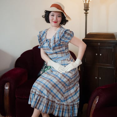 Vintage 1940s Dress - Delightful Blue and Brown Plaid Print Cotton 40s Day Dress with Ruffled Collar 