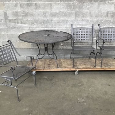 Patio Table &amp; Chairs (Seattle)