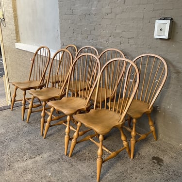 Set of 8 Windsor Chairs