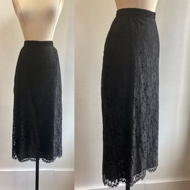 Vintage 60s LACE SKIRT / CHIC / Midi Pencil Length / Lined + Back Zip 