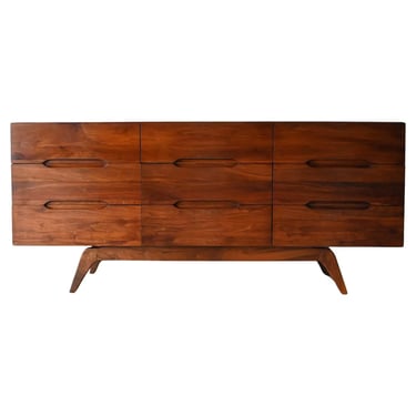 Sculptural Walnut Nine-Drawer Dresser or Credenza, circa 1965