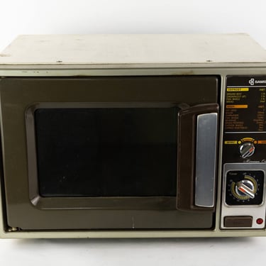 1980’s Vintage Samsung RE-525D Microwave 
