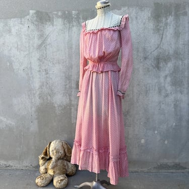 Antique Edwardian Pink Calico Print Cotton Dress Lace High Neck Ruffle Vintage