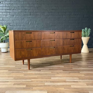 Mid-Century Modern Walnut 9-Drawer Dresser, c.1960’s 