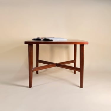 Pair of George Nakashima for Widdicomb Corner Tables – Iconic Mid-Century Modern Craftsmanship