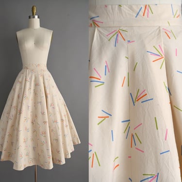 vintage 1950s Skirt | High Waist Free Full Skirt Cotton Print | Small 