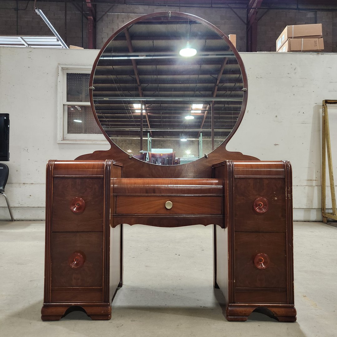 Waterfall Vanity With Mirror