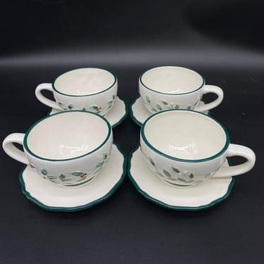 Set of 4 Pfaltzgraff 'Winterberry' Cups and Saucers