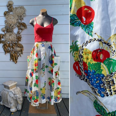 1980s midi skirt, novelty print, vintage 80s skirt, fruit basket, bucket pockets, Emanuelle, white cotton, banana pineapple grapes, 25 