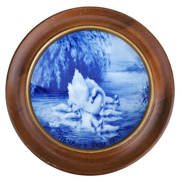 Swans Plate Royale Blue Delft Color Winter China Mothers Day 1970 Wood Frame (M6 
