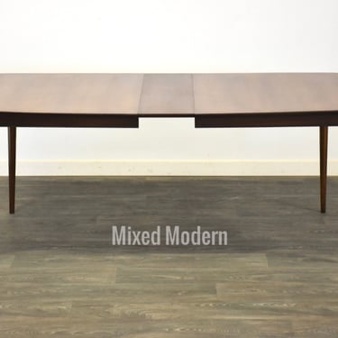 Mid Century Modern Walnut Dinning Table 