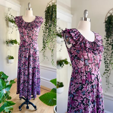 Vintage 1970s Maxi Dress | 70s Grapes Leaves Wine Tasting Novelty Print Ruffled Fit and Flare Purple Full Length Day Dress (medium/large) 